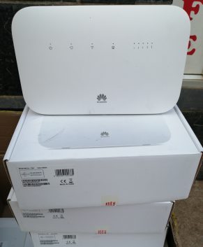Huawei B612s-25d CAT6 | 4G LTE-A router | 300 Mbps | WiFi | 3 LAN | 1